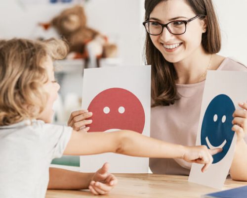 emotion-emoticons-used-by-a-psychologist-during-a-D2BFM6T.jpg